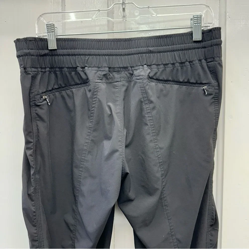 Athleta black jogger capris women's 8 with elastic waist & adjustable‎ strings